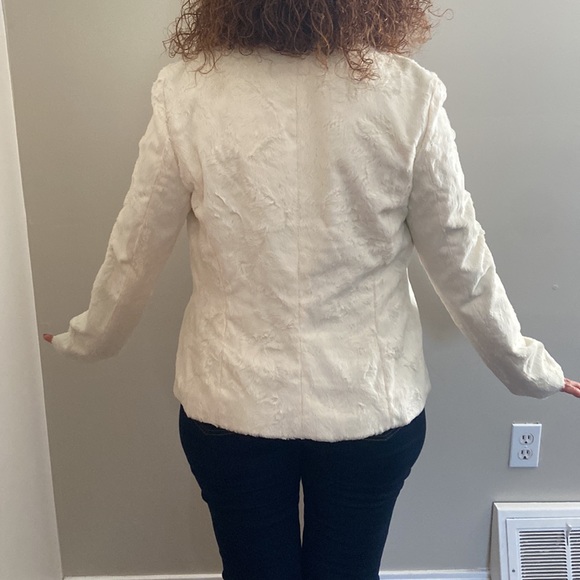 Spooner Prague cream faux fur coat - Picture 7 of 9